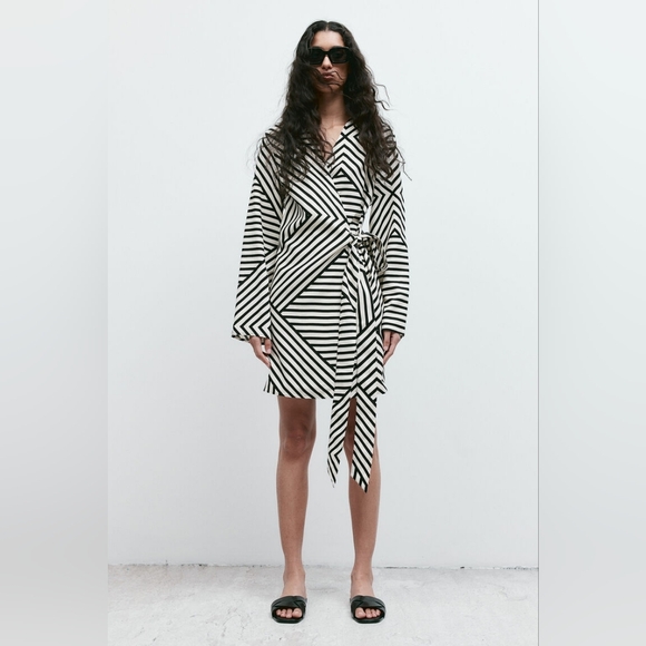 H&M Dresses & Skirts - H&M Linen Blend Wrap Dress